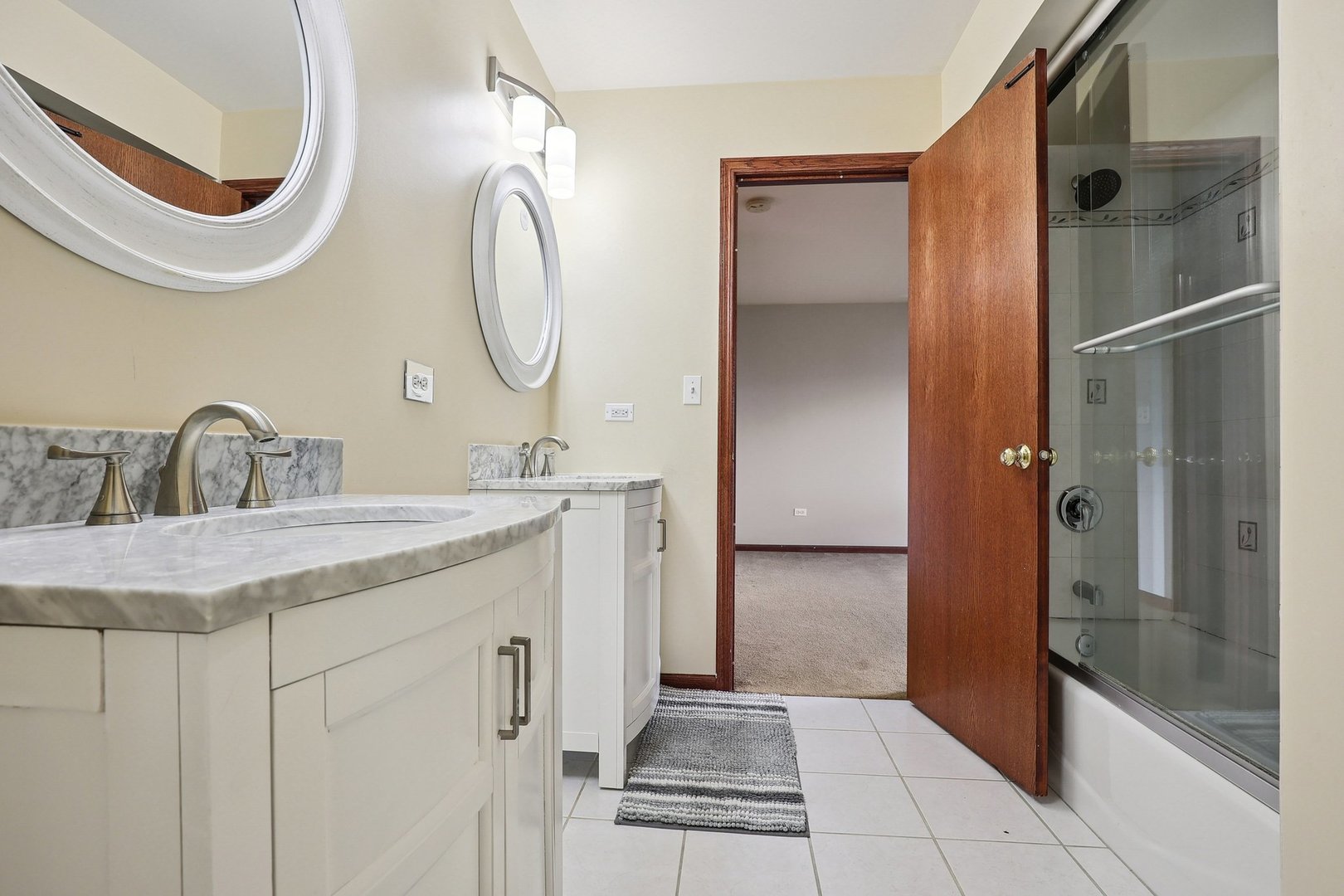 9024 Witham Lane, Woodridge, IL 60517