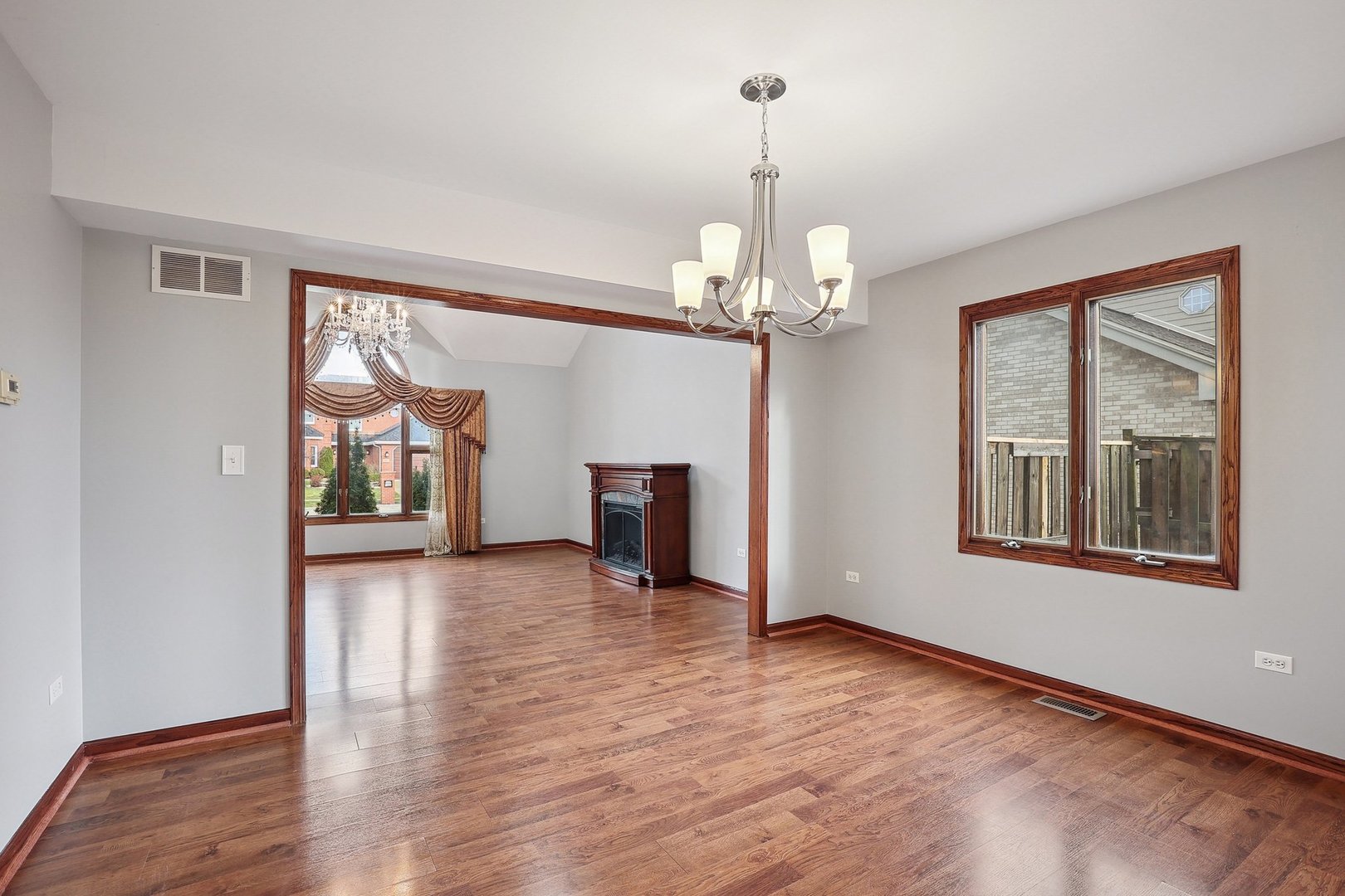 9024 Witham Lane, Woodridge, IL 60517