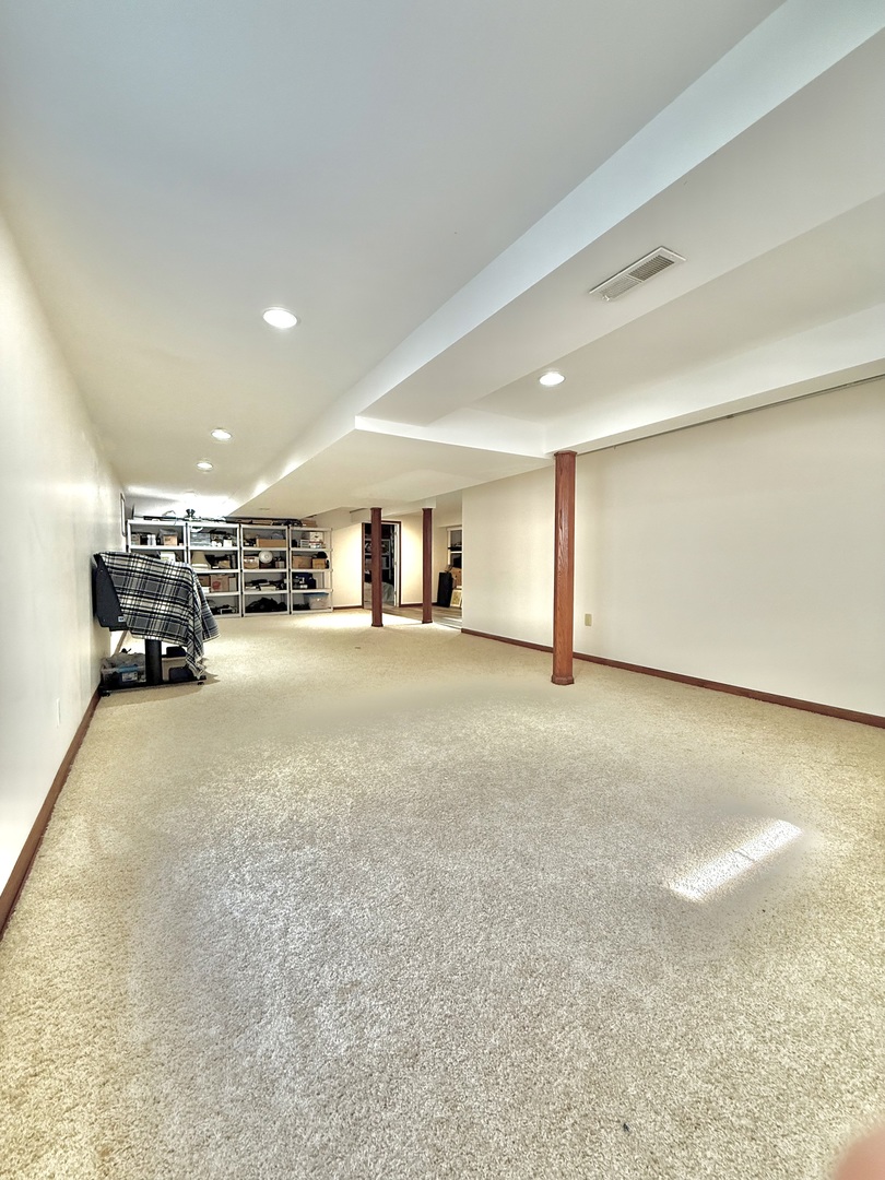 9024 Witham Lane, Woodridge, IL 60517