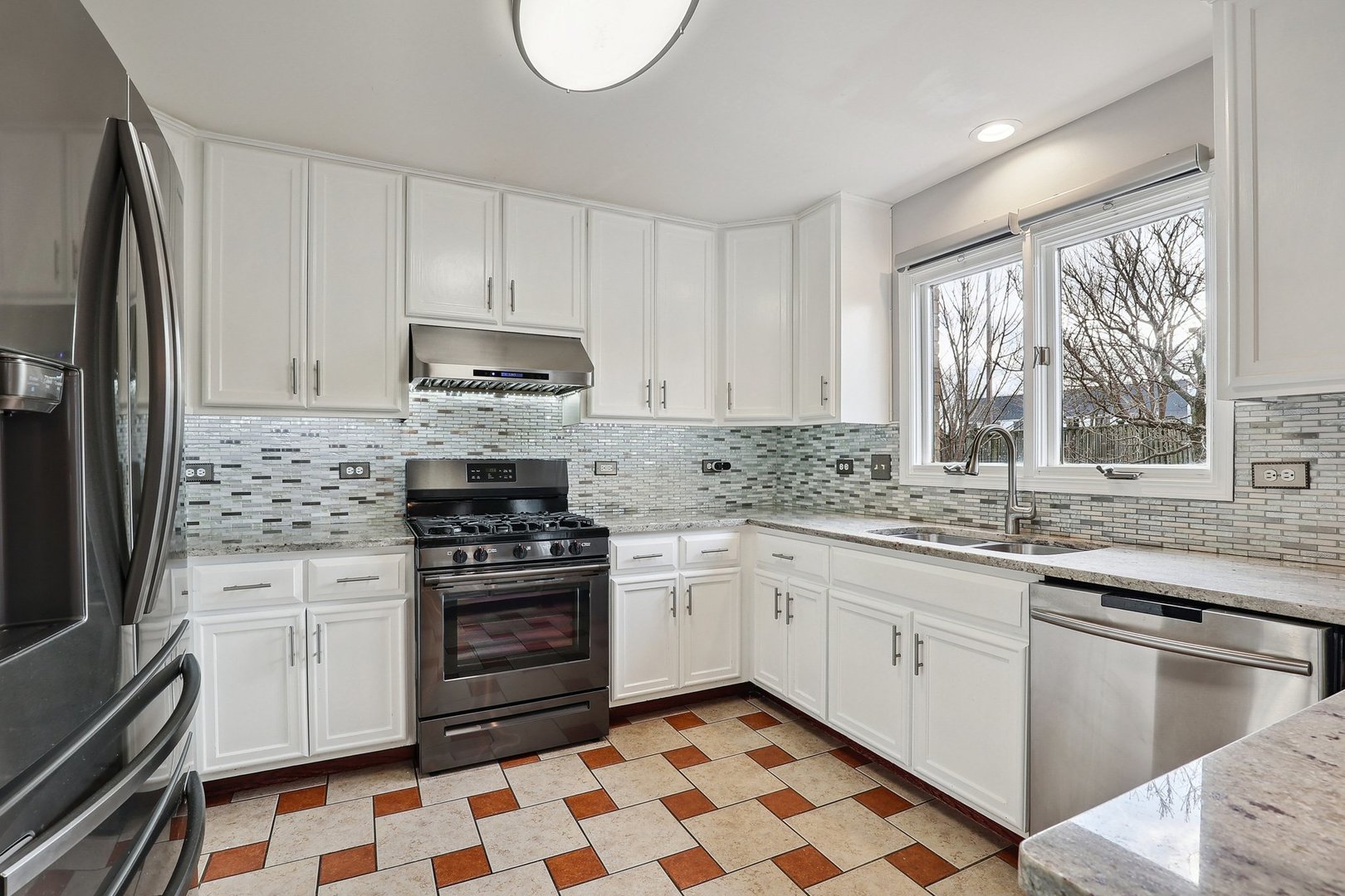 9024 Witham Lane, Woodridge, IL 60517