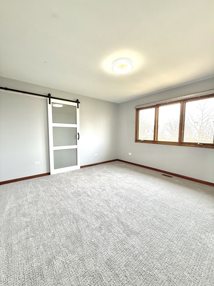 9024 Witham Lane, Woodridge, IL 60517