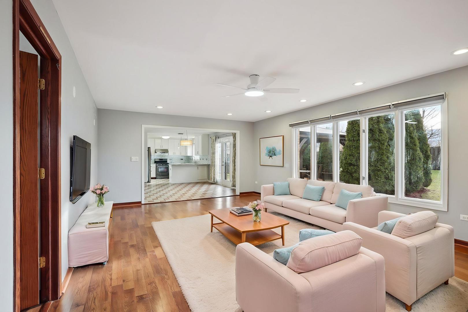 9024 Witham Lane, Woodridge, IL 60517