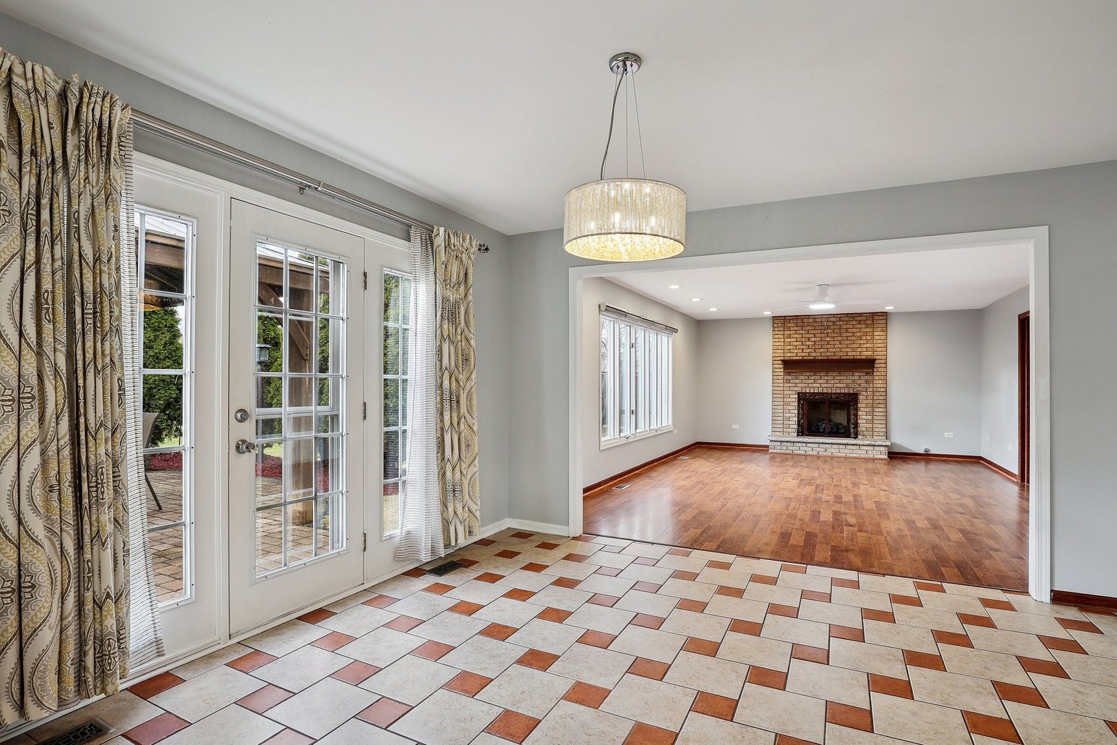 9024 Witham Lane, Woodridge, IL 60517