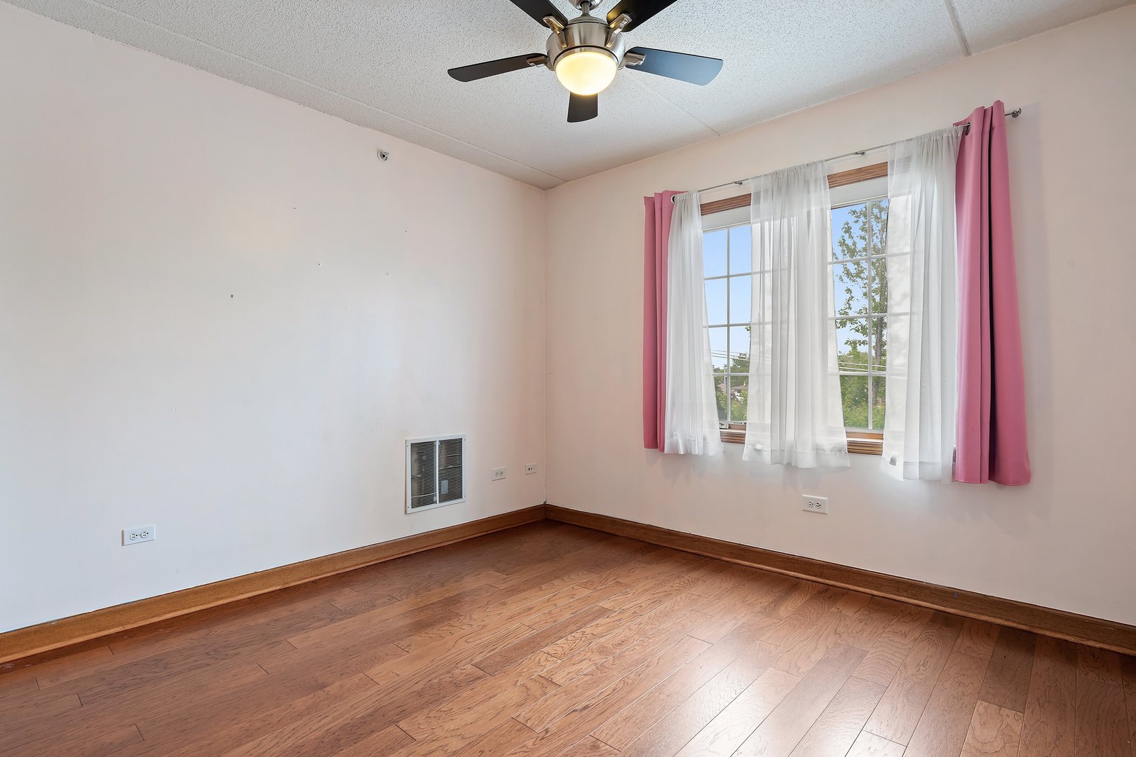 4833 N Olcott Avenue #307, Harwood Heights, IL 60706