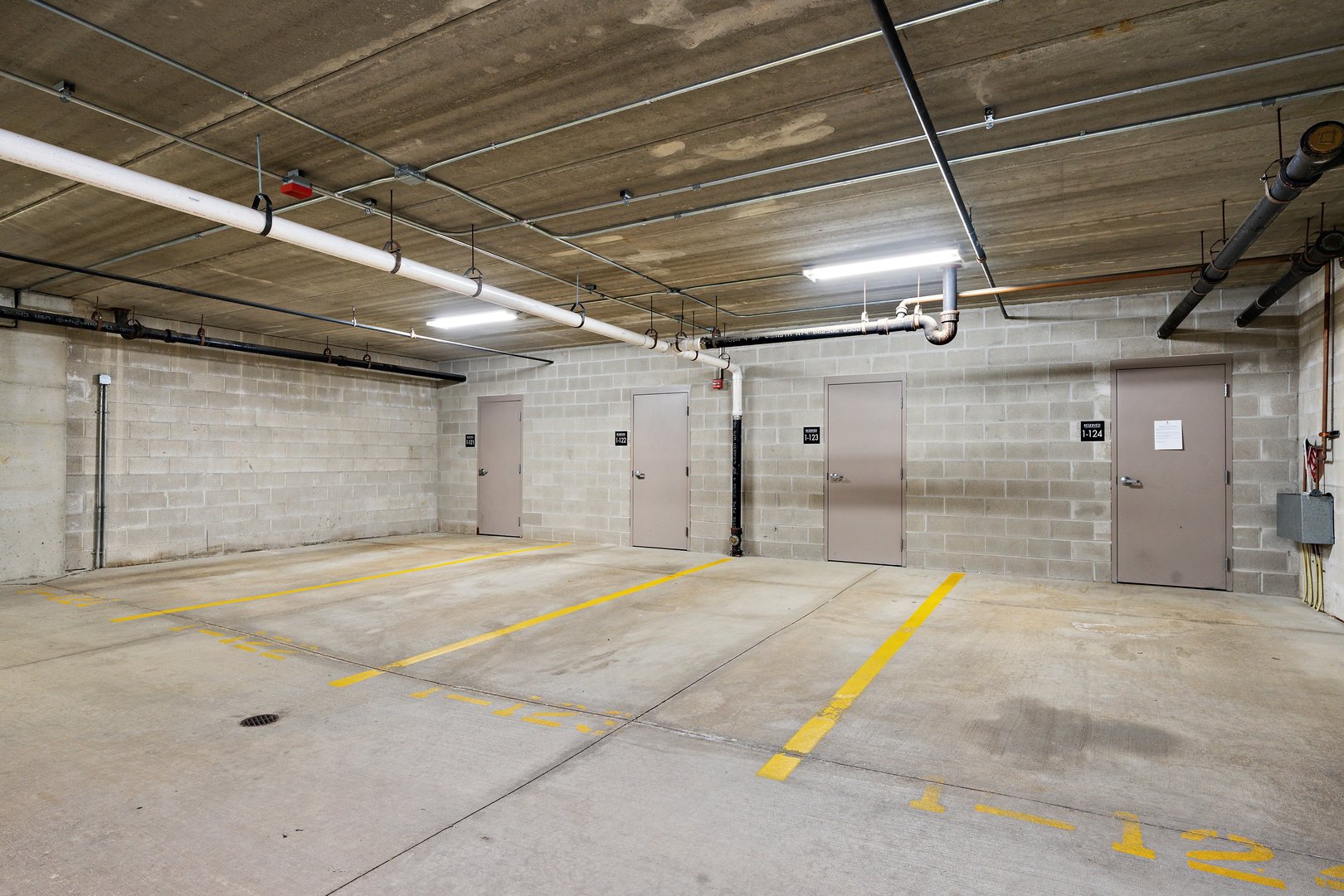 4833 N Olcott Avenue #307, Harwood Heights, IL 60706