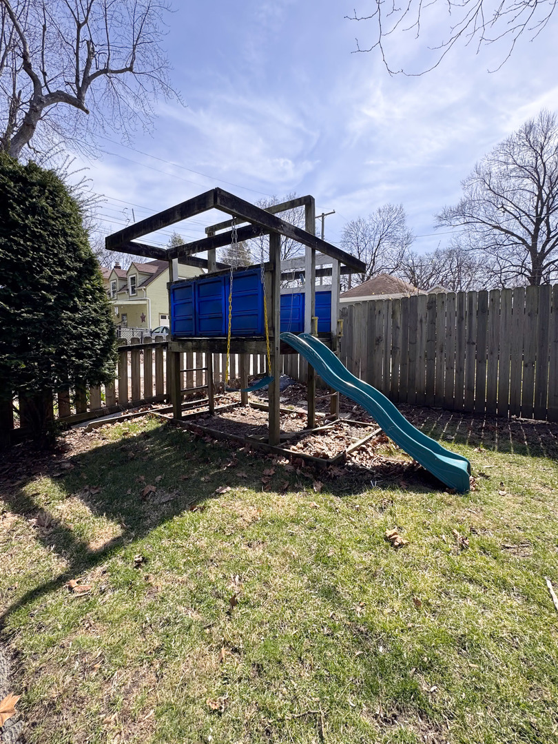 1415 N Clinton Boulevard, Bloomington, IL 61701