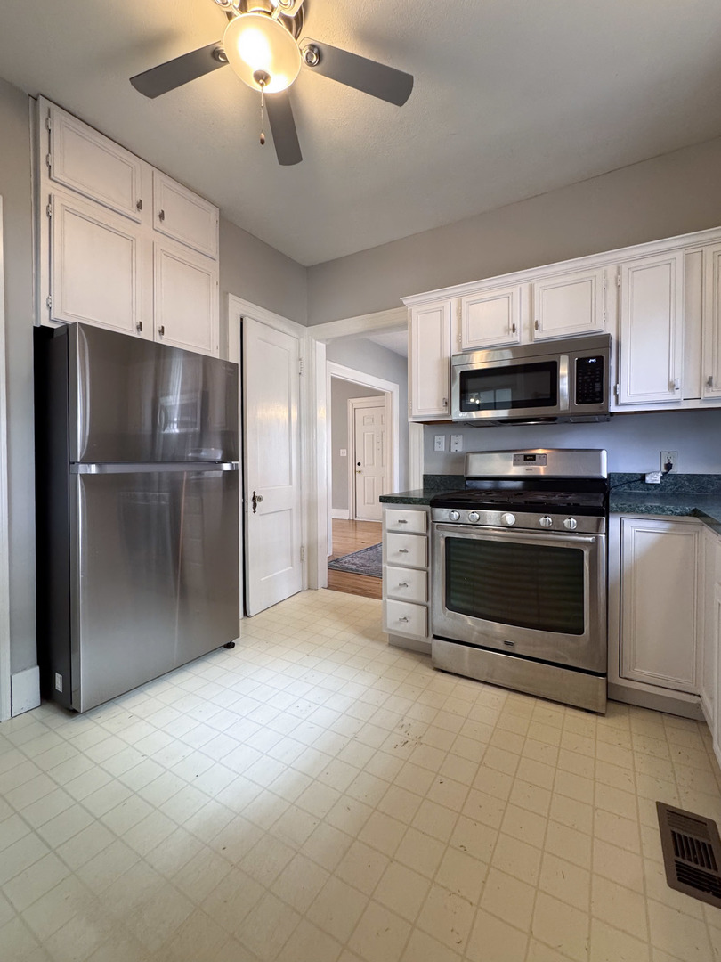 1415 N Clinton Boulevard, Bloomington, IL 61701