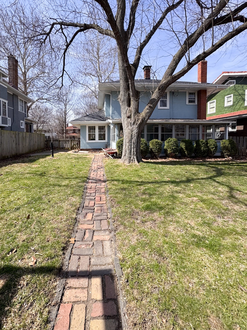 1415 N Clinton Boulevard, Bloomington, IL 61701