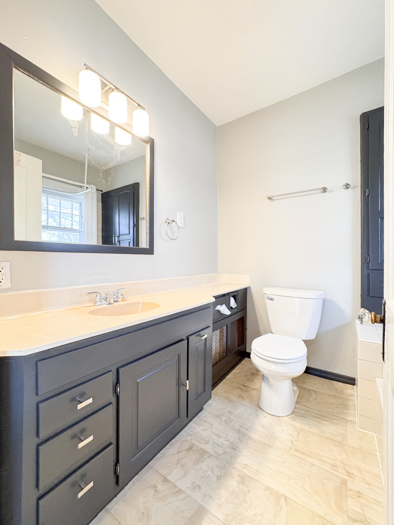 1415 N Clinton Boulevard, Bloomington, IL 61701