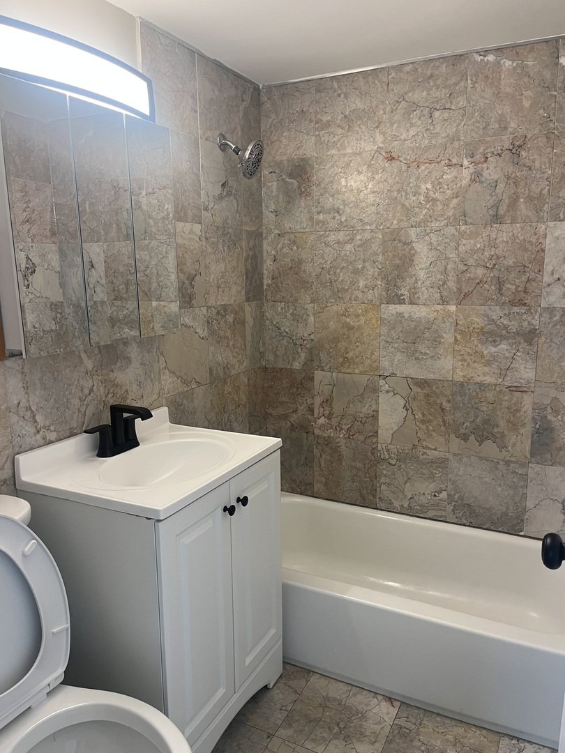 10805 S LLOYD Drive #10, Worth, IL 60482