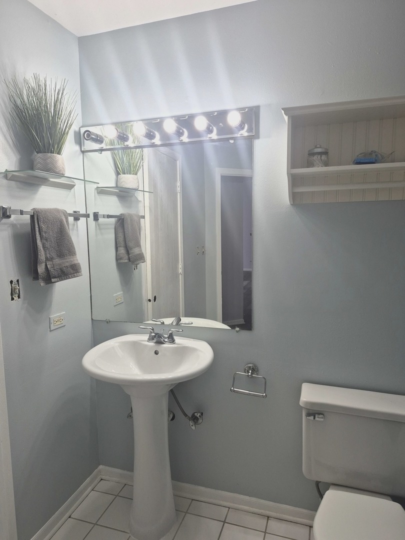 1721 Chesapeake Lane #2, Schaumburg, IL 60193