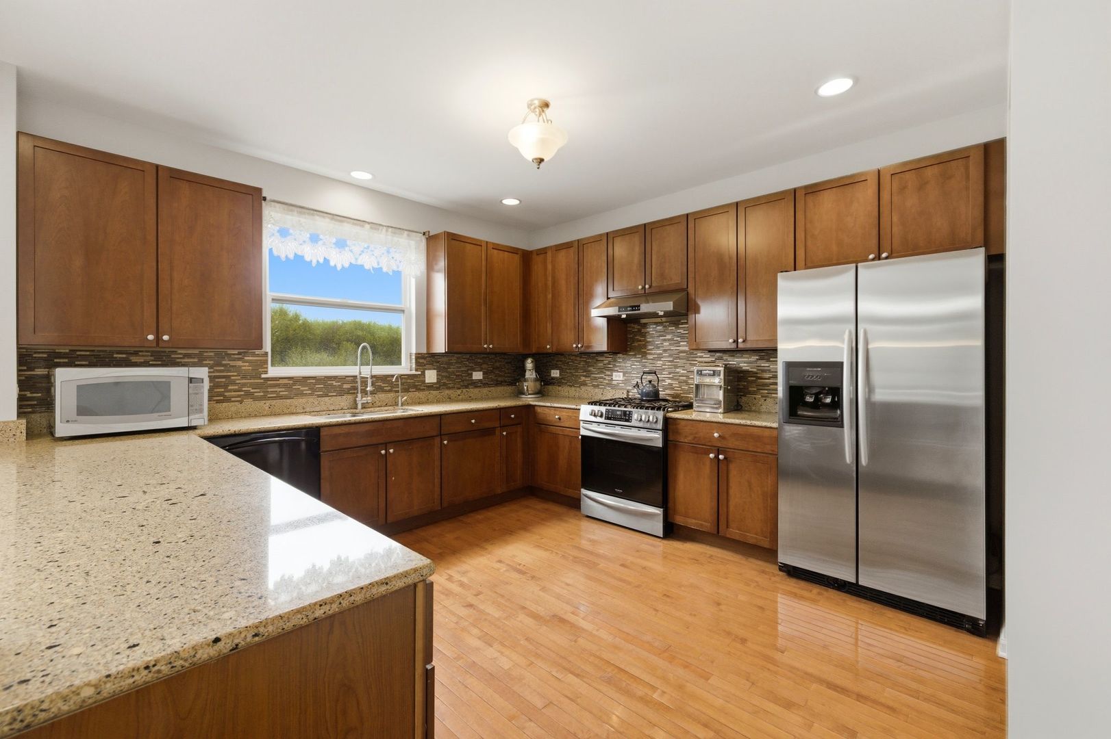 2915 Kelly Drive, Elgin, IL 60124