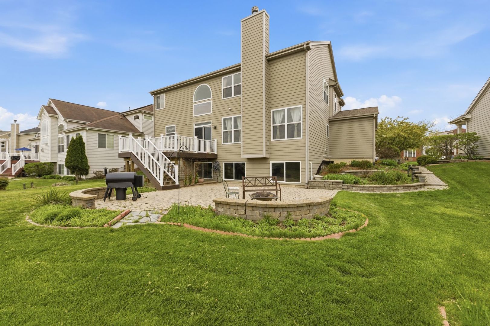 2915 Kelly Drive, Elgin, IL 60124