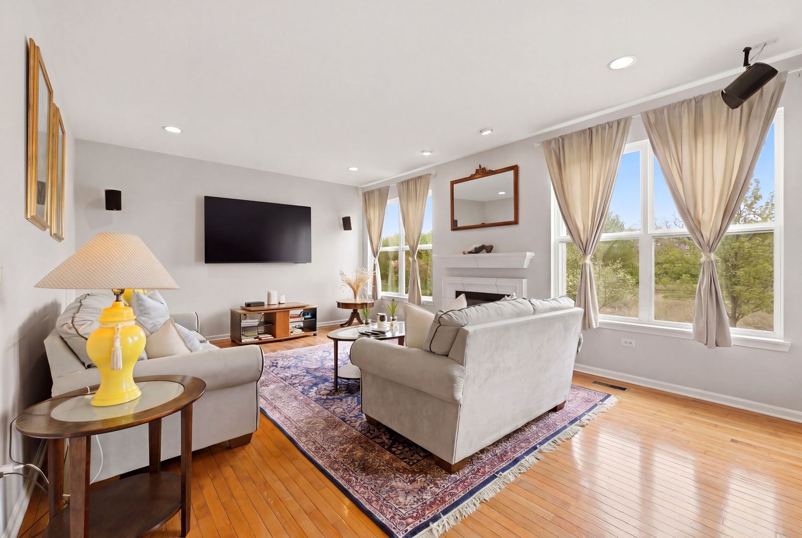 2915 Kelly Drive, Elgin, IL 60124