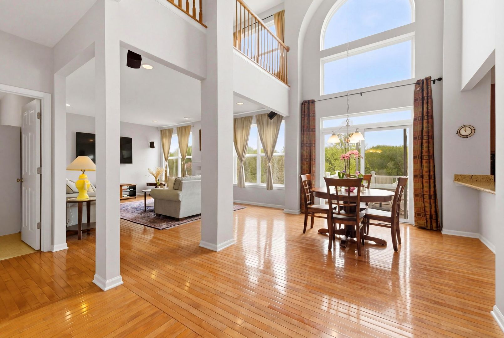 2915 Kelly Drive, Elgin, IL 60124