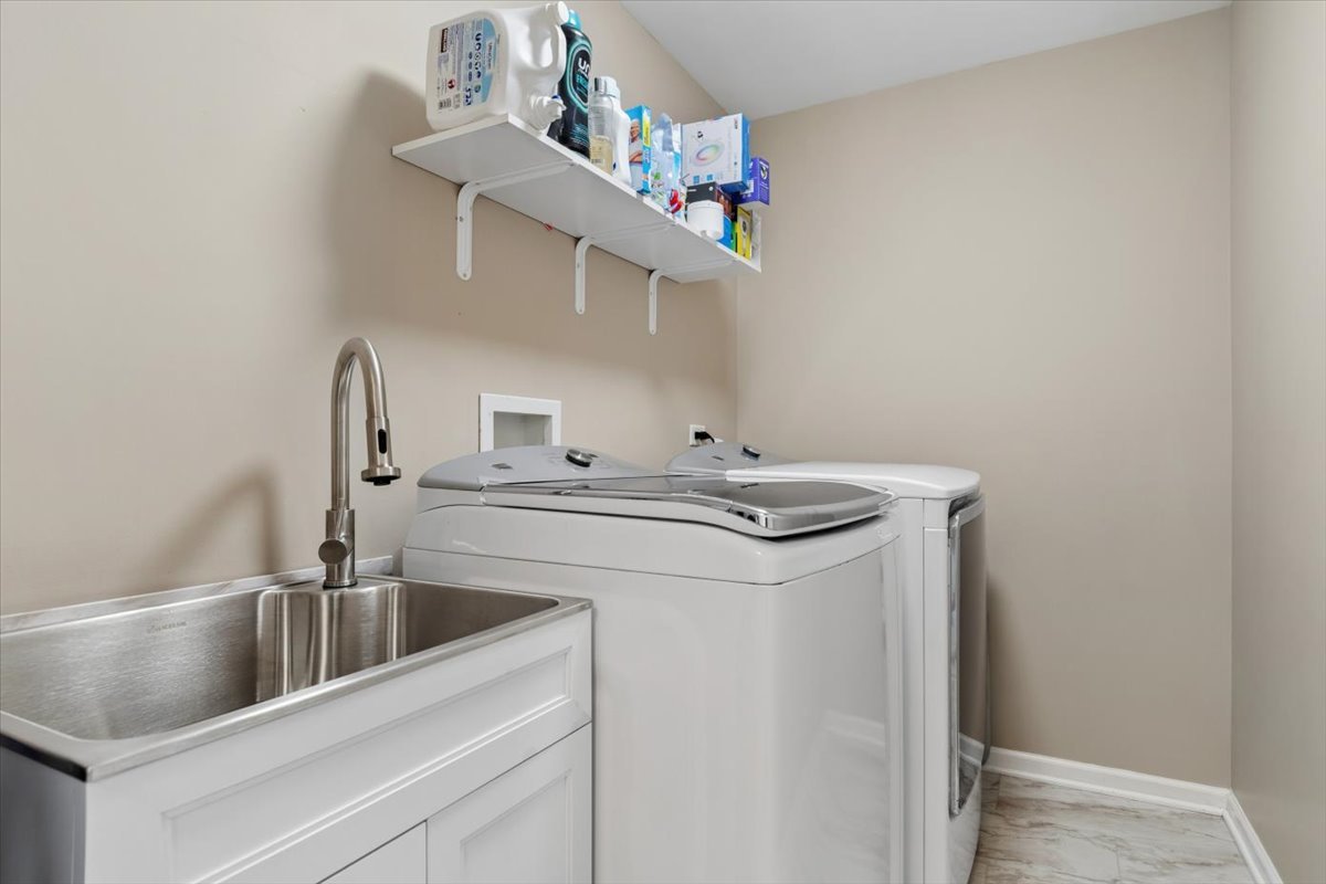 724 N Misty Ridge Drive, Romeoville, IL 60446