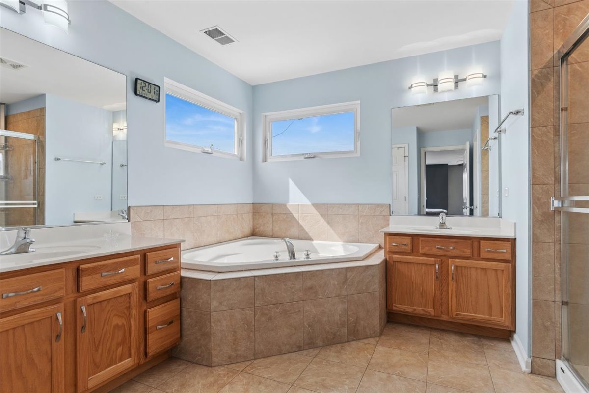 724 N Misty Ridge Drive, Romeoville, IL 60446