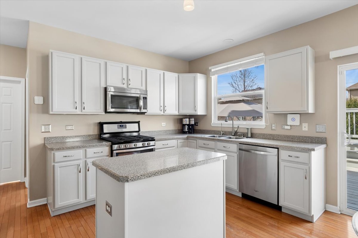 724 N Misty Ridge Drive, Romeoville, IL 60446