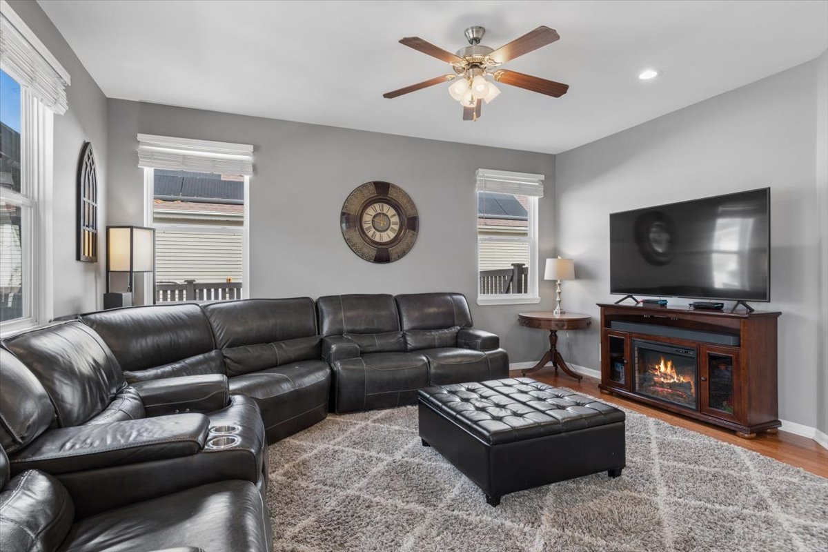 724 N Misty Ridge Drive, Romeoville, IL 60446