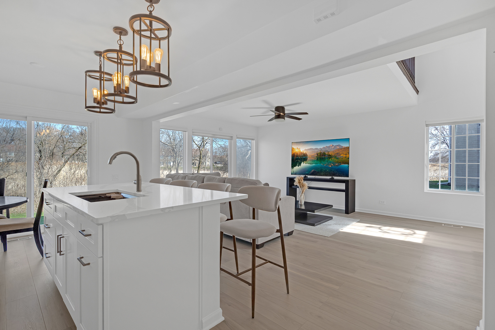 377 Locksley Drive, Streamwood, IL 60107