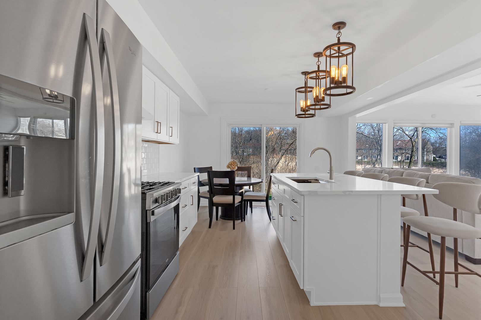 377 Locksley Drive, Streamwood, IL 60107