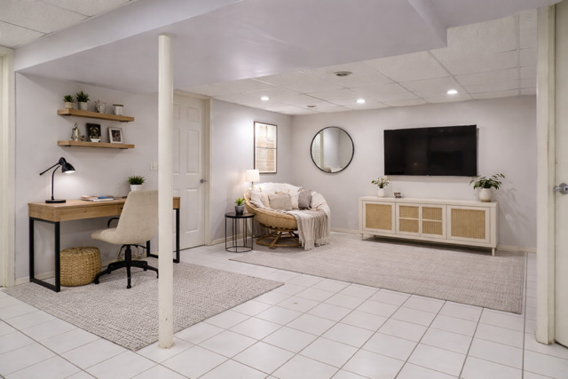 7425 Nantucket Cove, Hanover Park, IL 60133