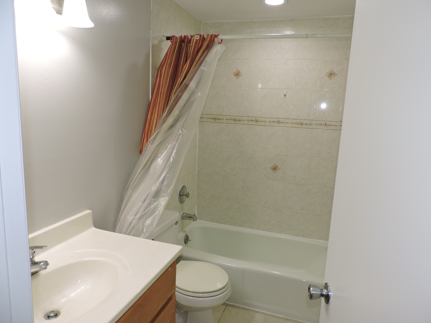 7425 Nantucket Cove, Hanover Park, IL 60133