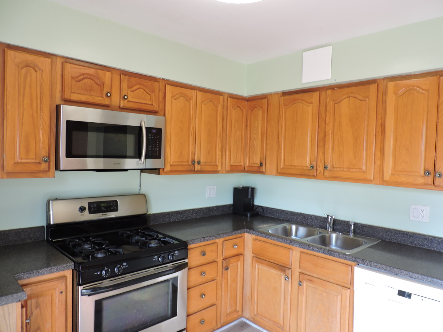 7425 Nantucket Cove, Hanover Park, IL 60133