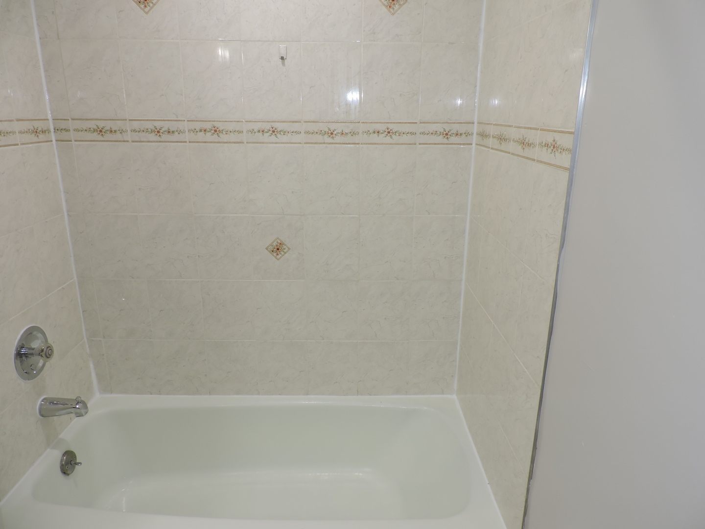 7425 Nantucket Cove, Hanover Park, IL 60133