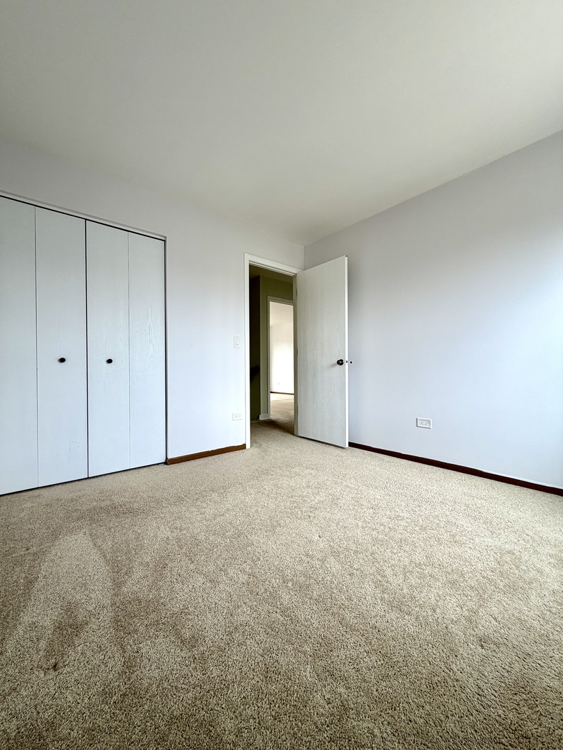 665 Lakewood Farms Drive, Bolingbrook, IL 60490