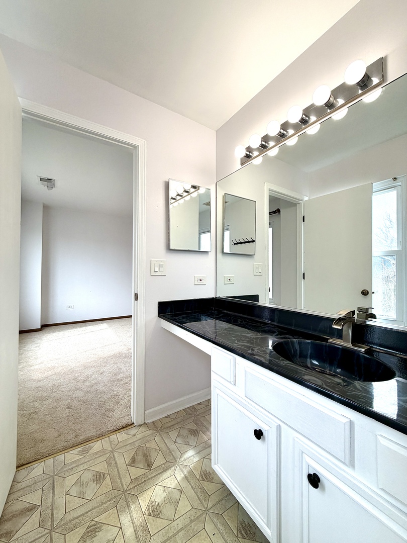 665 Lakewood Farms Drive, Bolingbrook, IL 60490