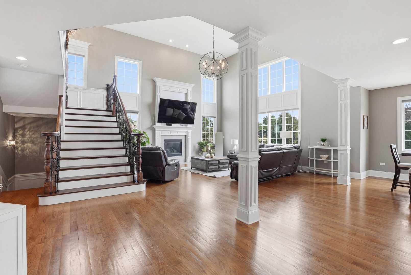 8743 Stone Creek Boulevard, Frankfort, IL 60423