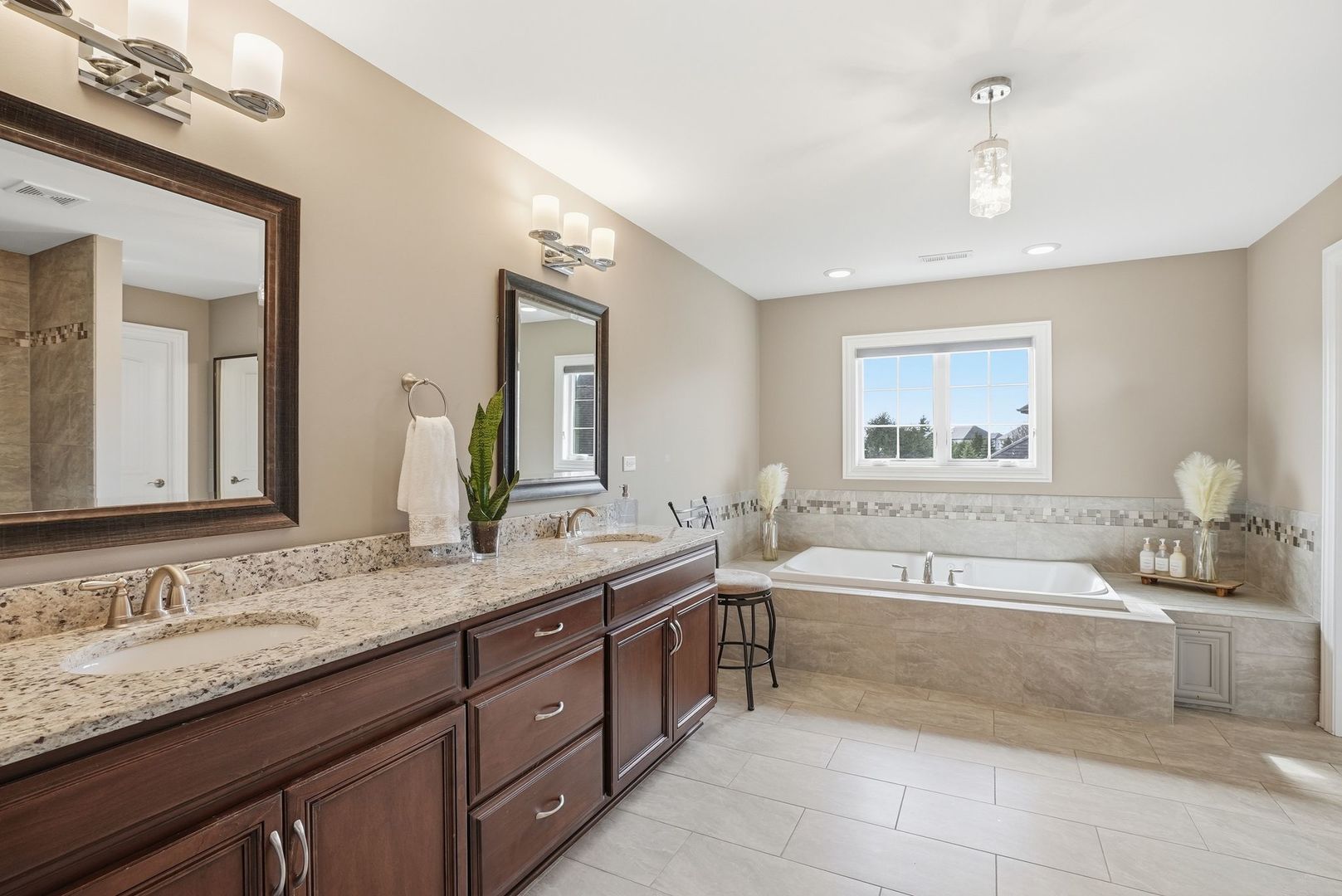 8743 Stone Creek Boulevard, Frankfort, IL 60423