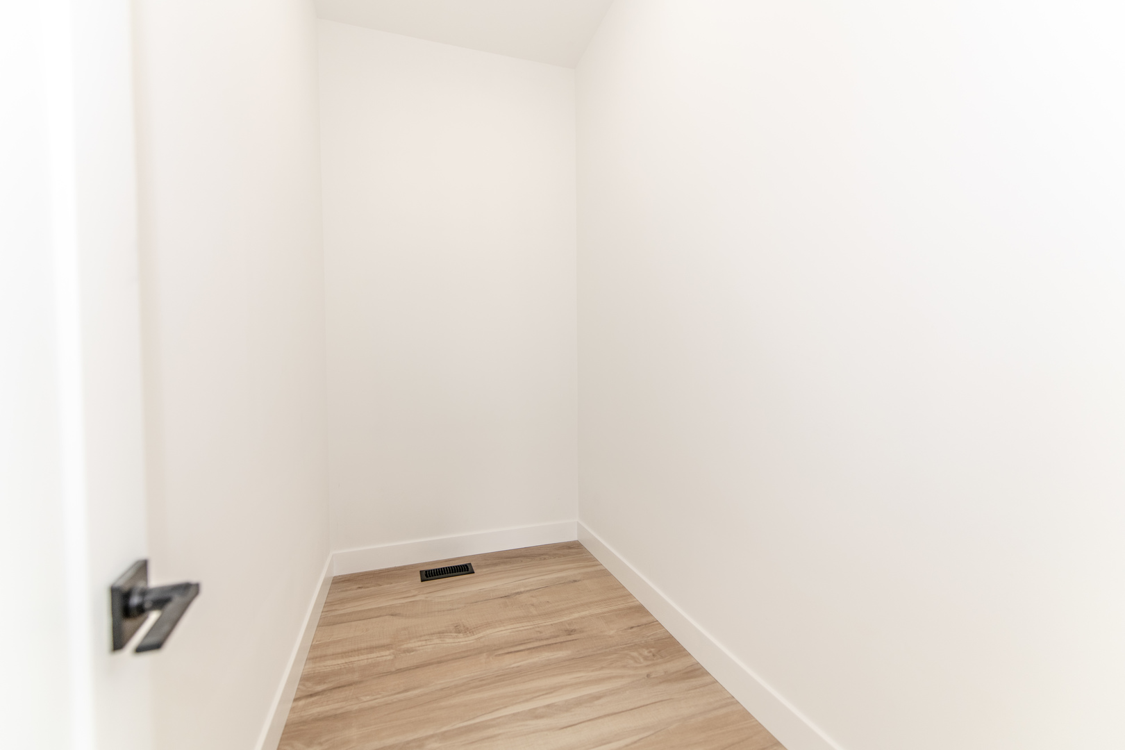 18843 S Chestnut Drive, Shorewood, IL 60404