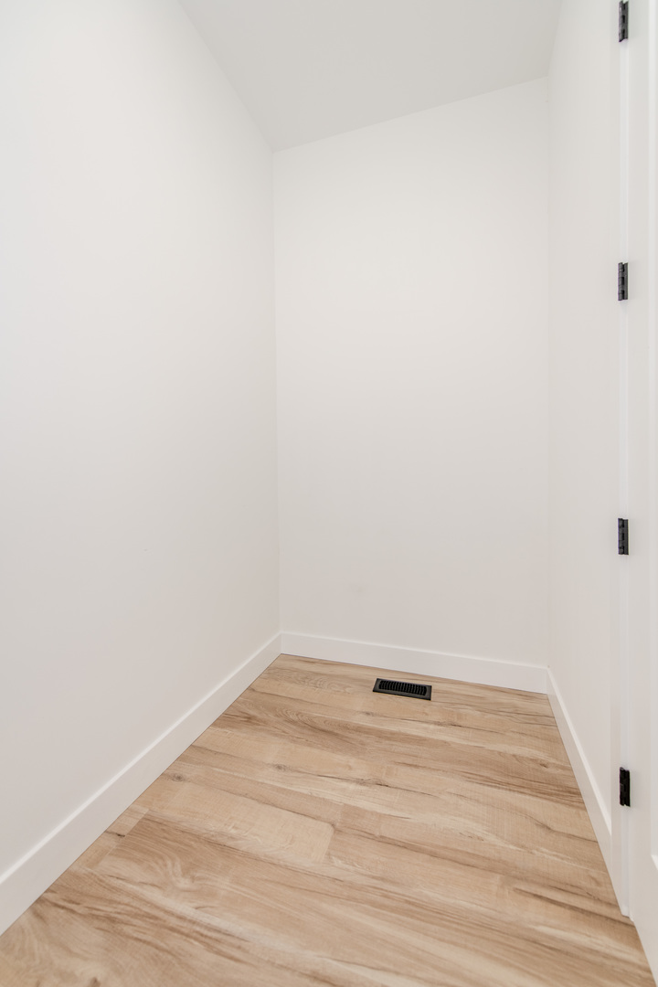 18843 S Chestnut Drive, Shorewood, IL 60404