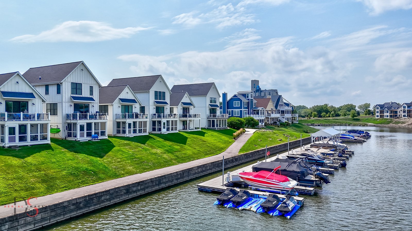 32 Waterside Way, Ottawa, IL 61350