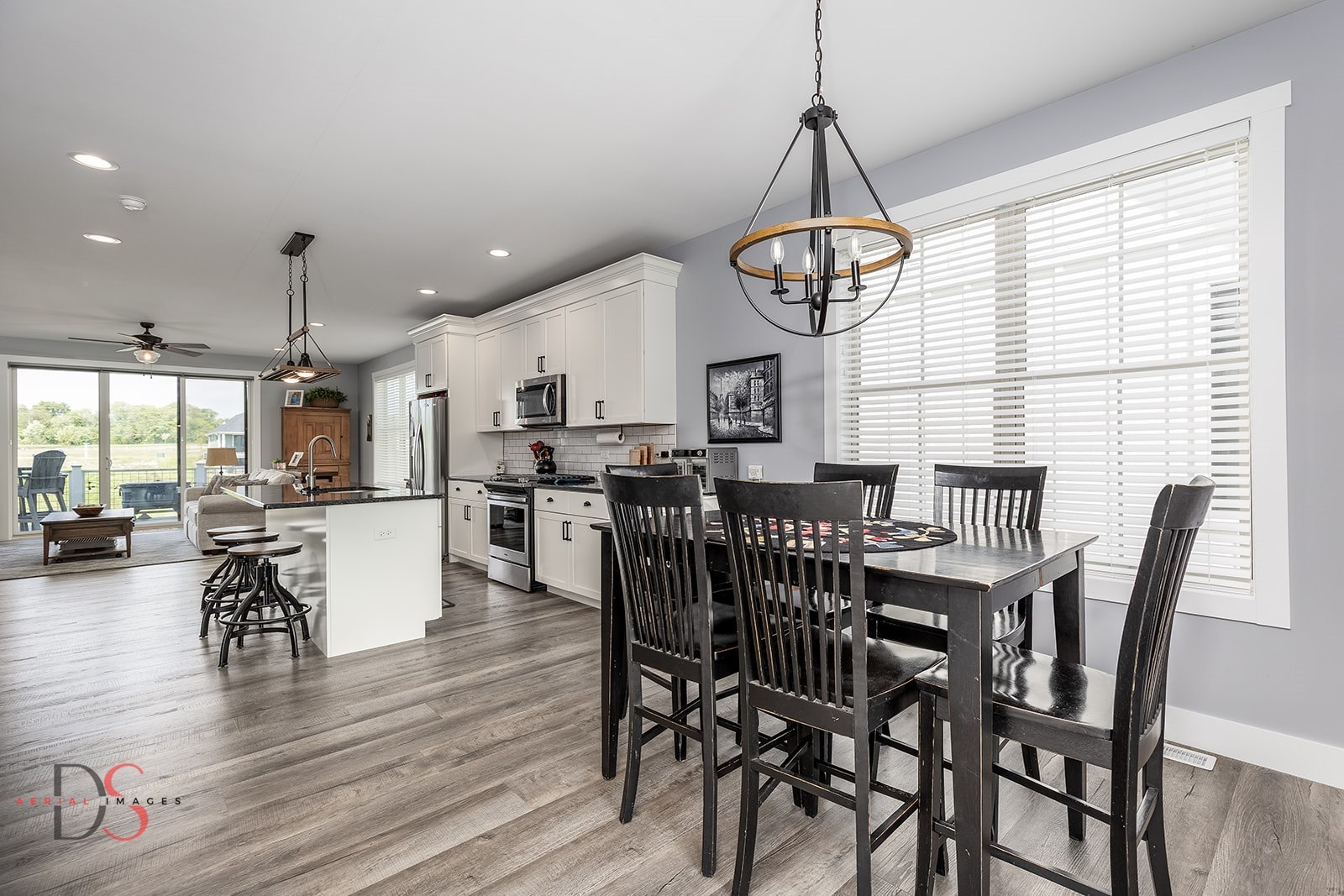 32 Waterside Way, Ottawa, IL 61350