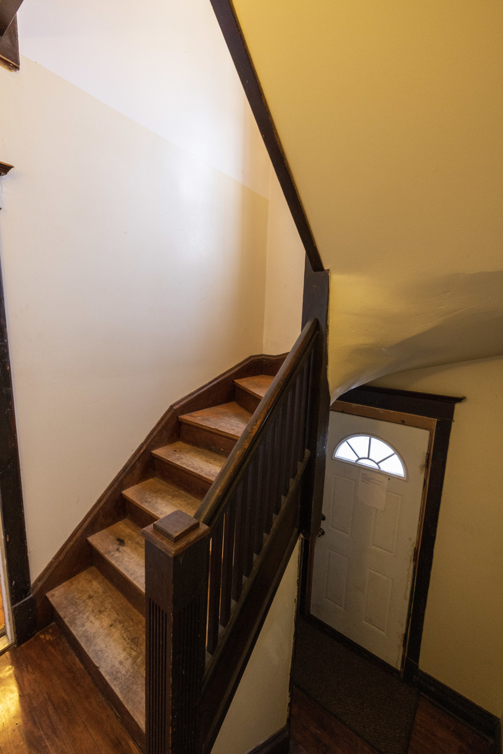 2648 N Francisco Avenue, Chicago, IL 60647