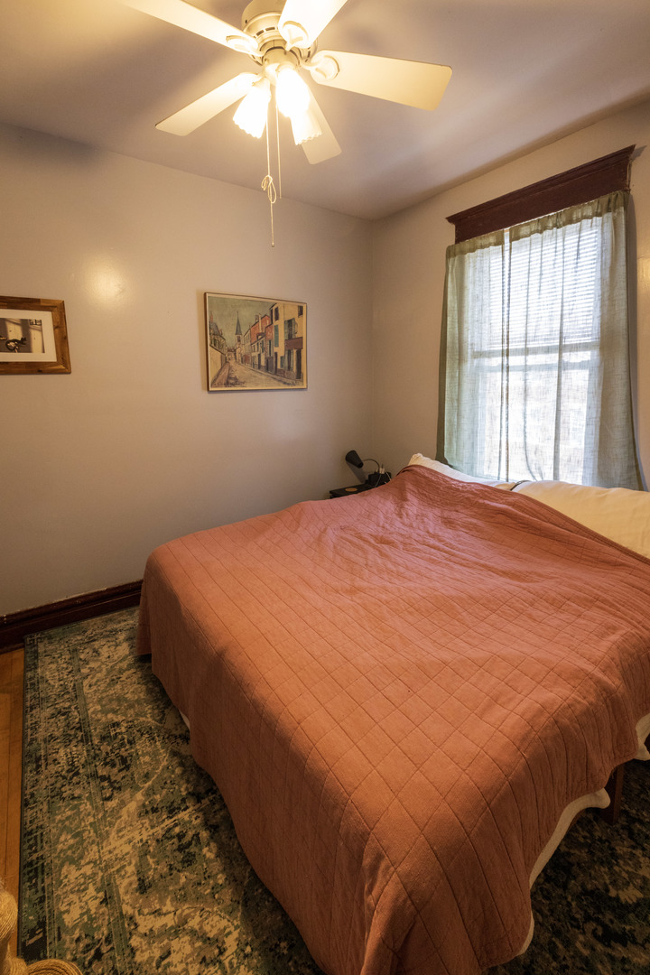 2648 N Francisco Avenue, Chicago, IL 60647