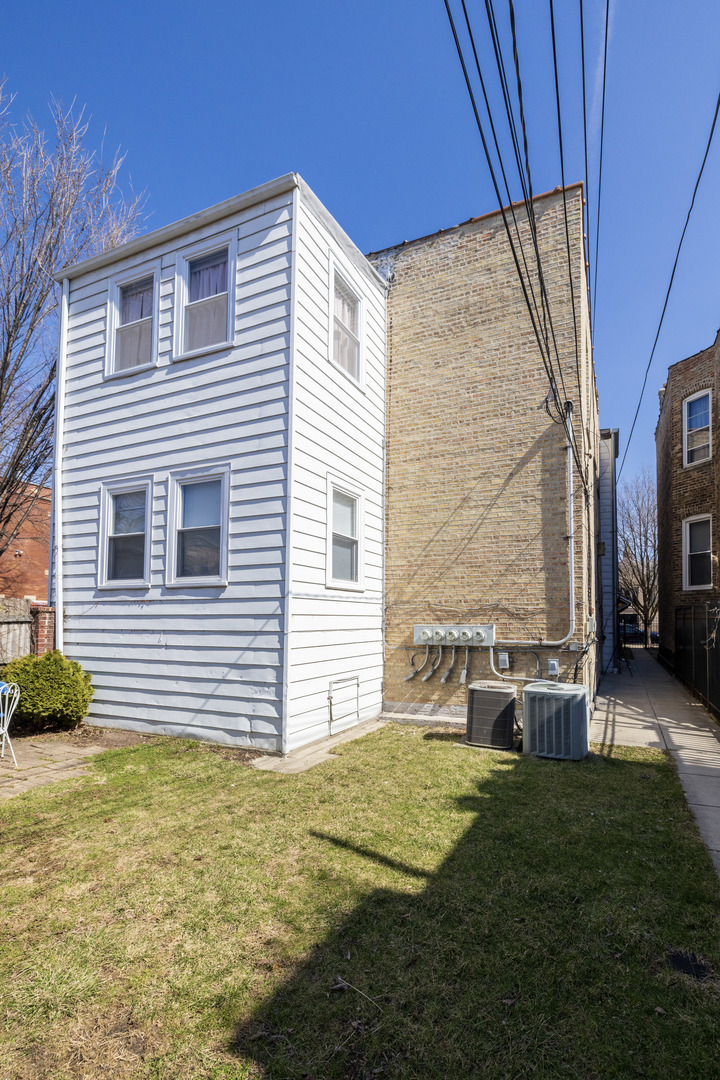 2648 N Francisco Avenue, Chicago, IL 60647