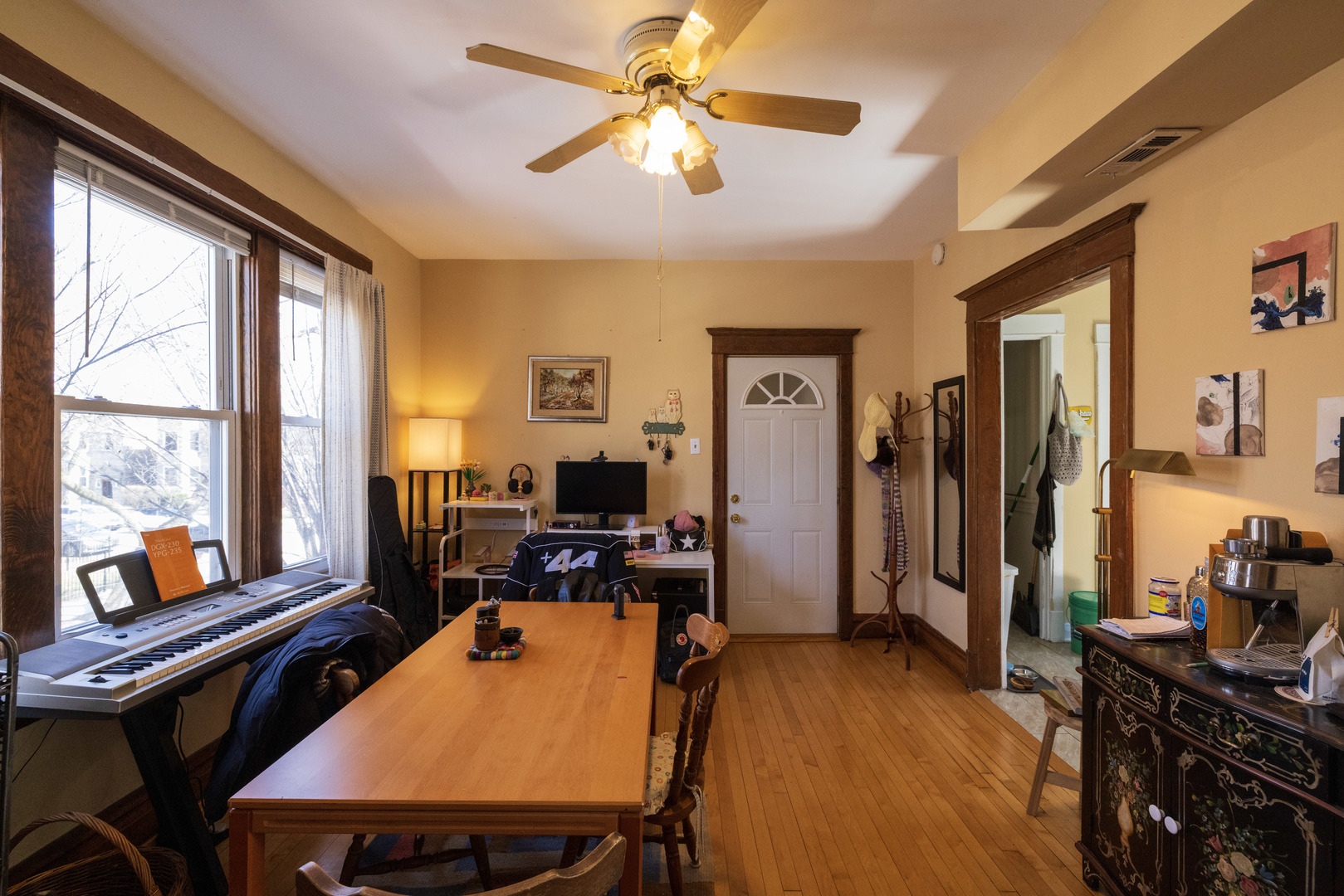 2648 N Francisco Avenue, Chicago, IL 60647