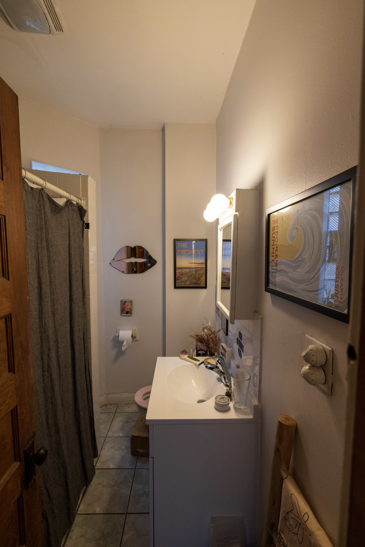 2648 N Francisco Avenue, Chicago, IL 60647