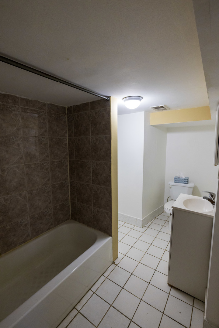 2648 N Francisco Avenue, Chicago, IL 60647