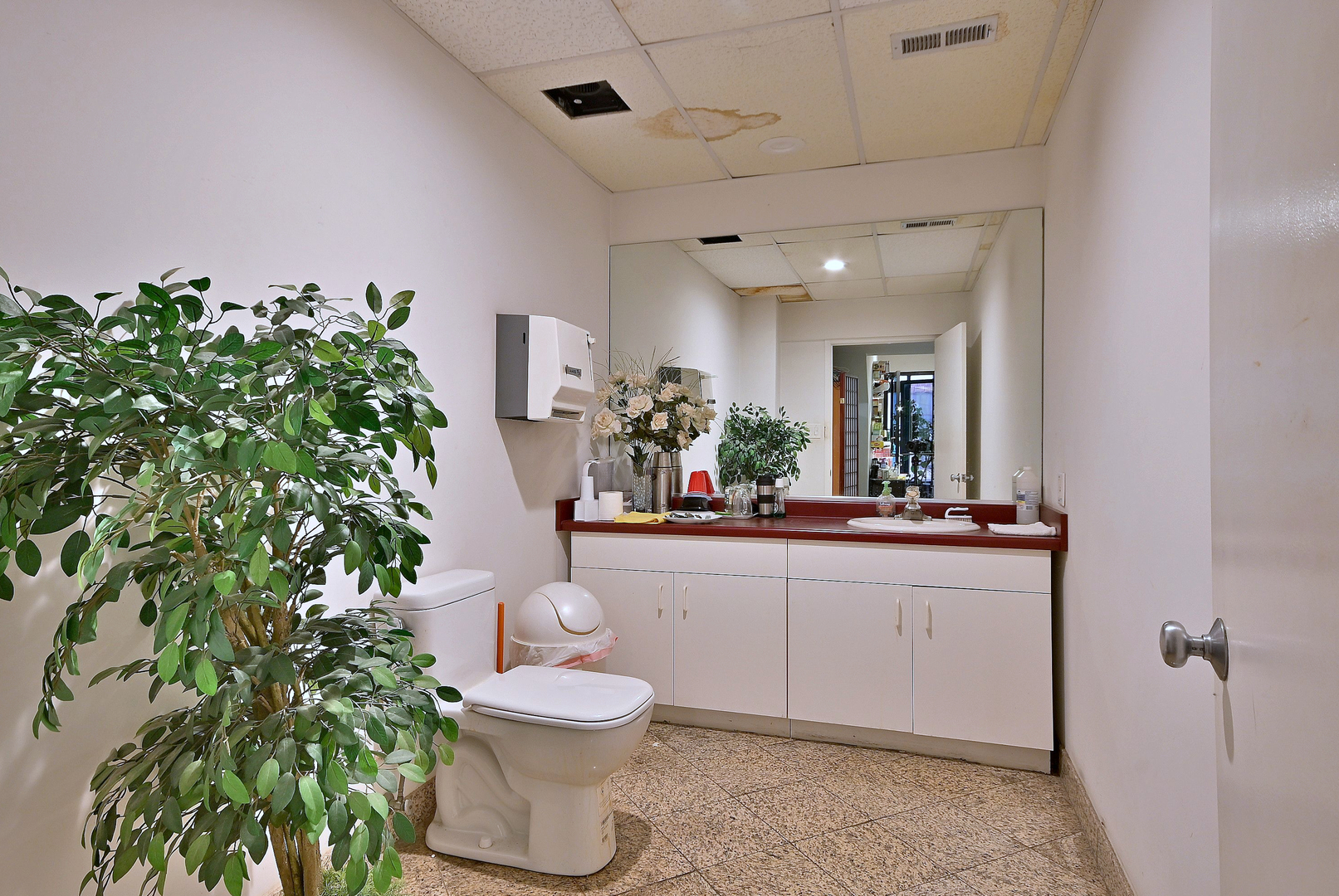 4128 W Belmont Avenue, Chicago, IL 60641