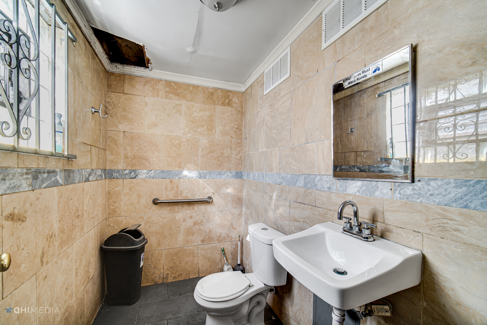 15500 VINCENNES Road, Phoenix, IL 60426