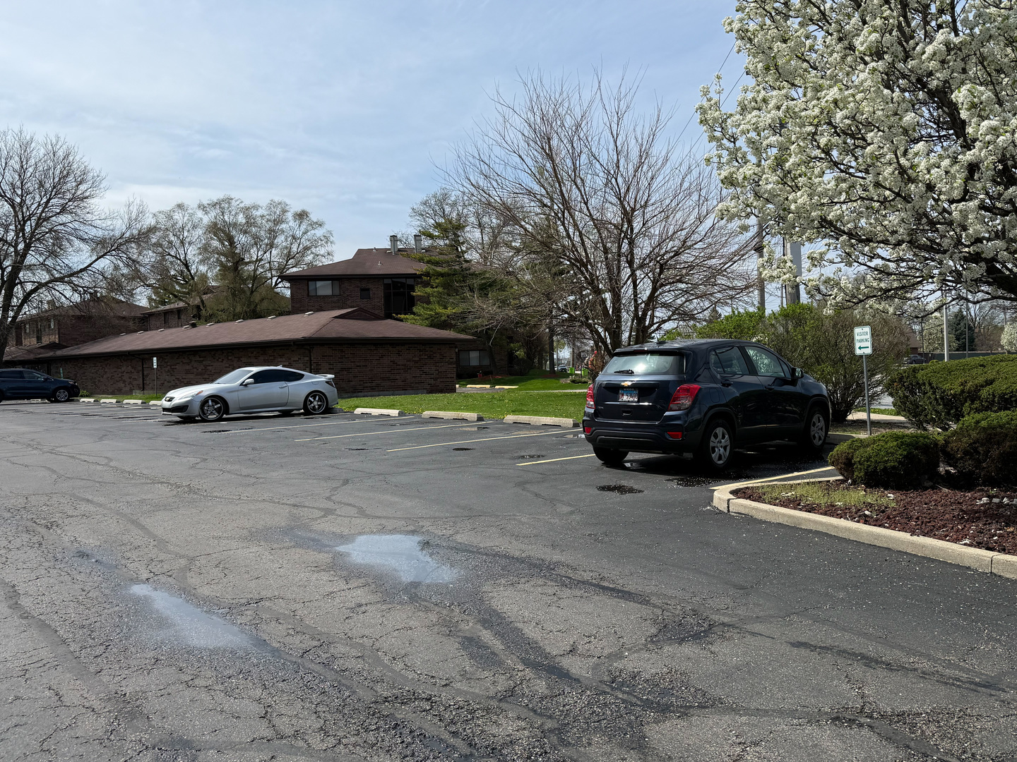9520 Mayfield Avenue #212, Oak Lawn, IL 60453
