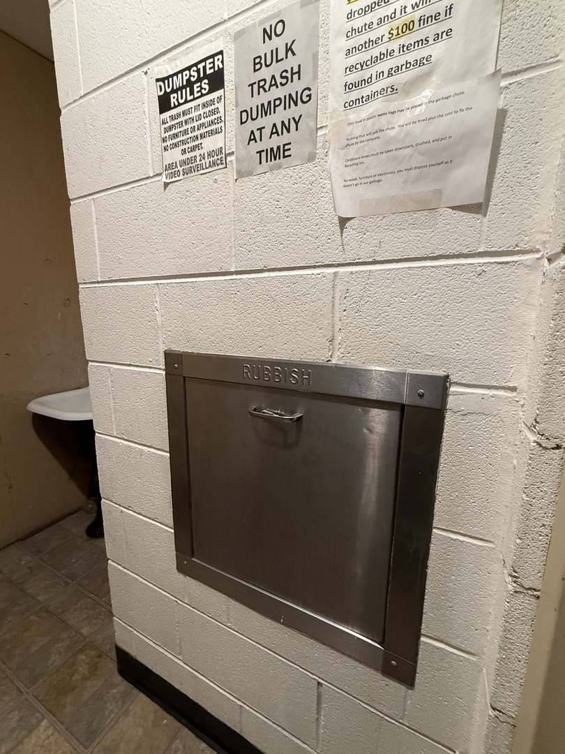 9520 Mayfield Avenue #212, Oak Lawn, IL 60453