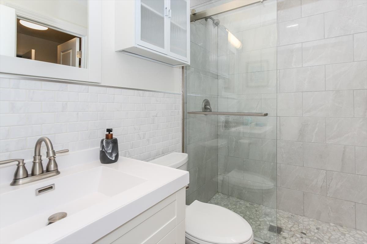 1813 Hemlock Place #109, Schaumburg, IL 60173