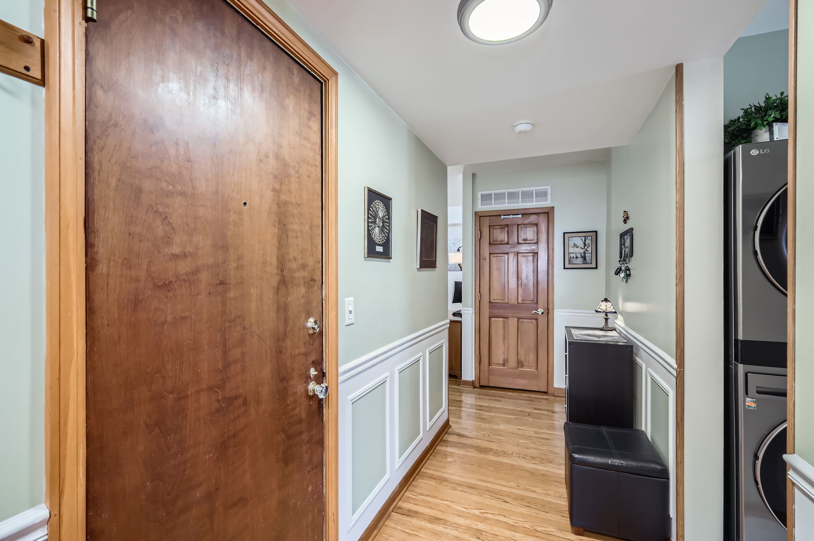 28 S 6th Avenue #1D, La Grange, IL 60525