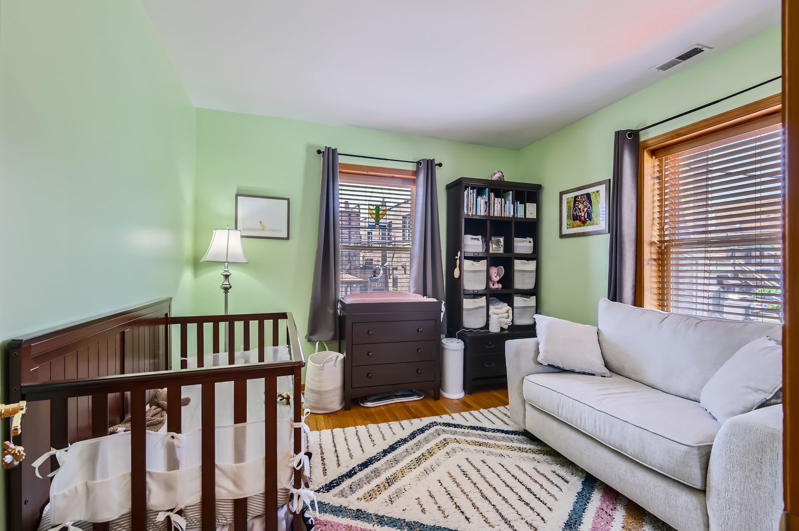 28 S 6th Avenue #1D, La Grange, IL 60525